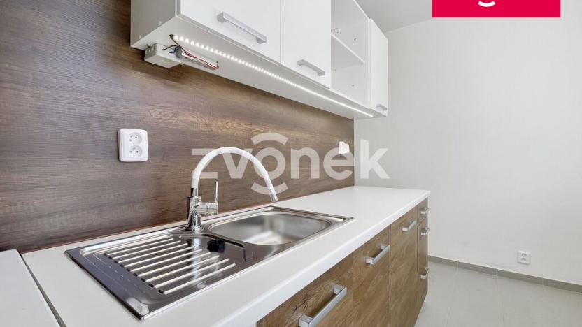 Pronájem bytu 1+1, Zlín - Příluky, Zborovská, 38 m2