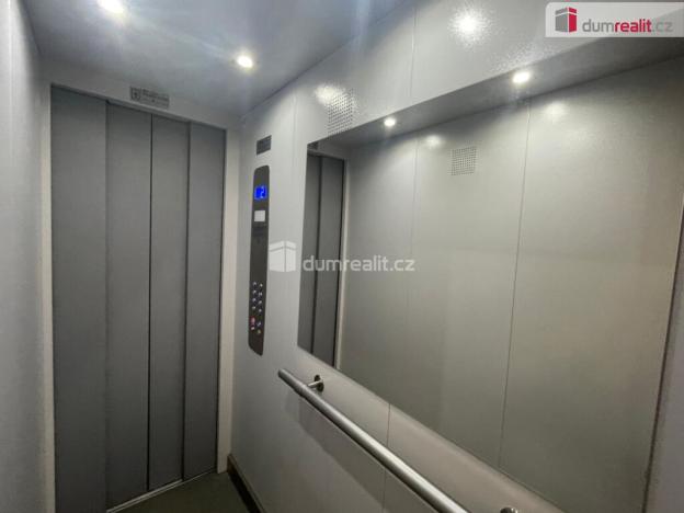 Pronájem bytu 3+1, Opava - Předměstí, náměstí Republiky, 63 m2