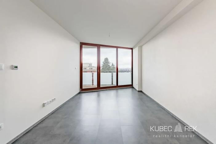 Pronájem bytu 2+kk, Sezimovo Ústí, náměstí Tomáše Bati, 52 m2