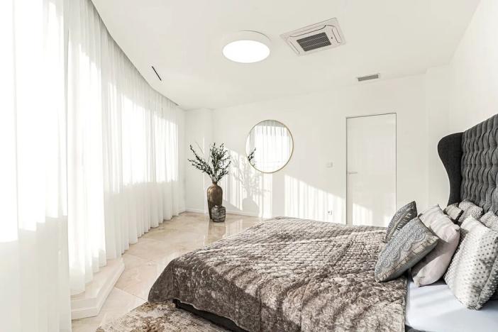 Prodej bytu 4+1, Praha - Stodůlky, Petržílkova, 228 m2