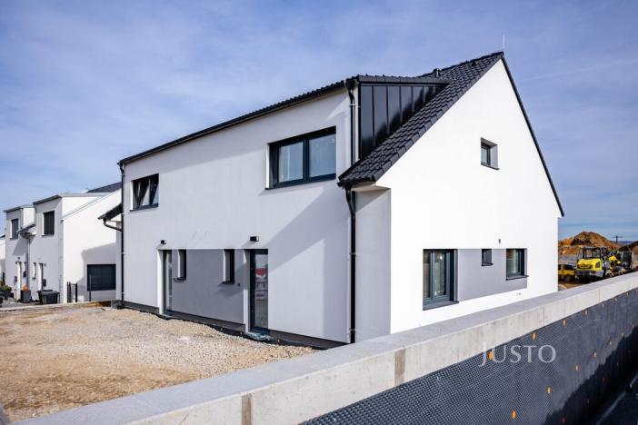 Prodej bytu 5+kk, Boršov nad Vltavou - Poříčí, Severní, 121 m2