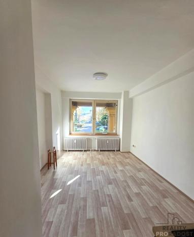 Prodej bytu 1+kk, Ostrava - Poruba, Čs. exilu, 18 m2