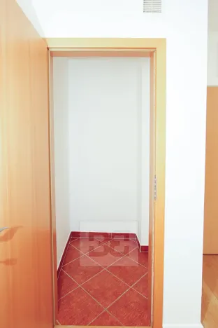 Pronájem bytu 2+kk, Praha - Vysočany, Pod Harfou, 48 m2