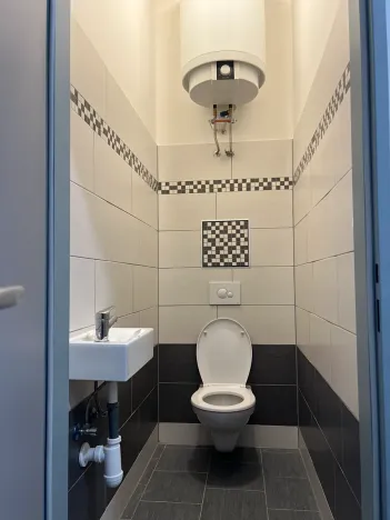 Pronájem atypického bytu, Cheb, Pekařská, 720 m2