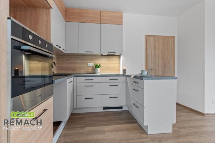 Pronájem bytu 2+kk, Náchod, Bartoňova, 61 m2