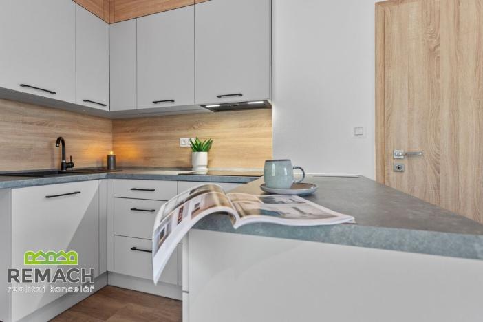 Pronájem bytu 2+kk, Náchod, Bartoňova, 61 m2