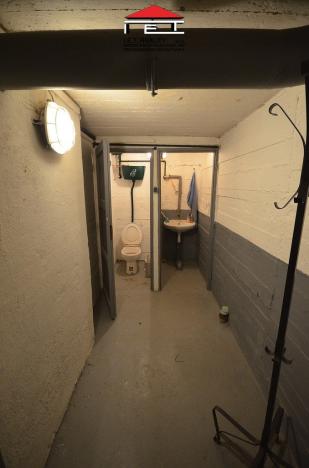 Pronájem skladu, Praha - Libeň, náměstí Dr. Václava Holého, 100 m2