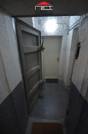 Pronájem skladu, Praha - Libeň, náměstí Dr. Václava Holého, 100 m2