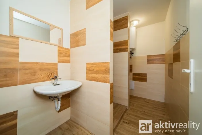 Prodej obchodního prostoru, Neratovice, Hlavní, 620 m2