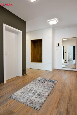 Pronájem bytu 4+kk, Praha - Záběhlice, Mattioliho, 126 m2