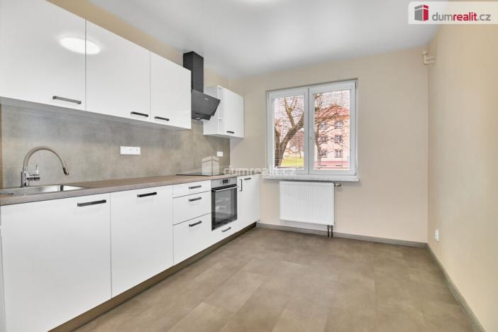 Prodej bytu 2+1, Ostrov, Mánesova, 69 m2