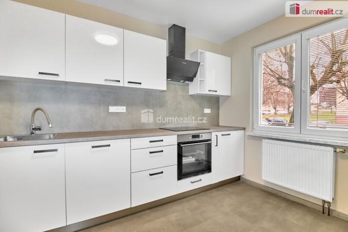 Prodej bytu 2+1, Ostrov, Mánesova, 69 m2