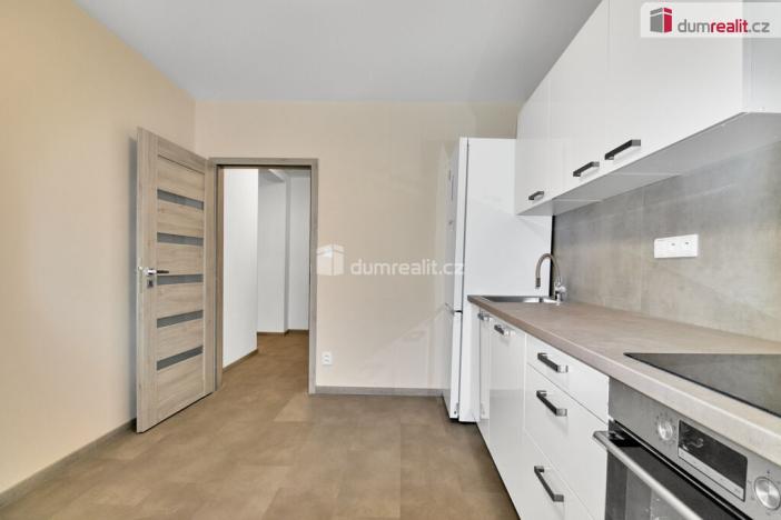 Prodej bytu 2+1, Ostrov, Mánesova, 69 m2