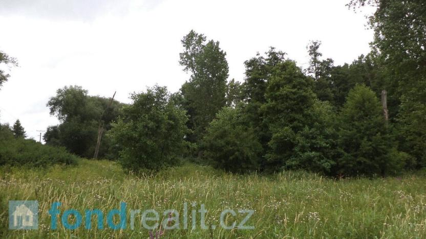 Prodej pole, Záluží, 8654 m2