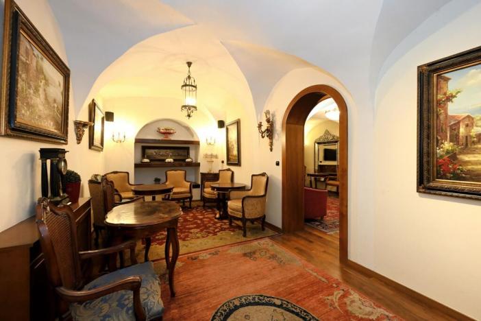 Pronájem restaurace, Praha - Malá Strana, Maltézské náměstí, 71 m2