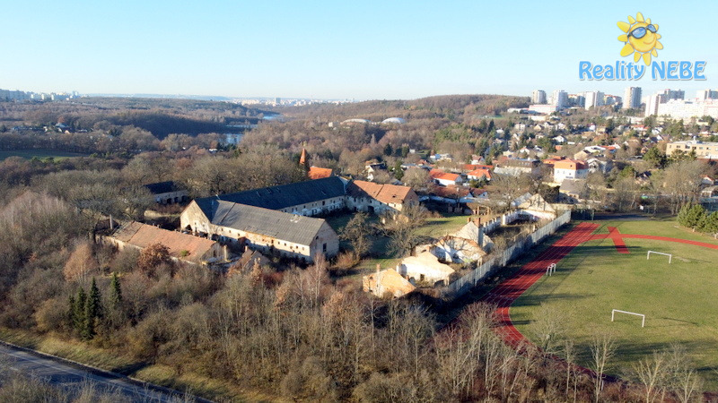 Prodej pozemku pro bydlení, Praha - Petrovice, Novopetrovická, 38977 m2