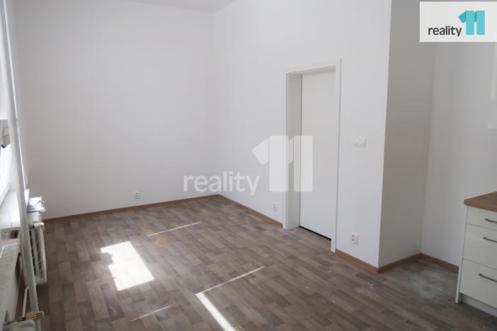 Pronájem bytu 1+kk, Praha - Hlubočepy, Werichova, 32 m2