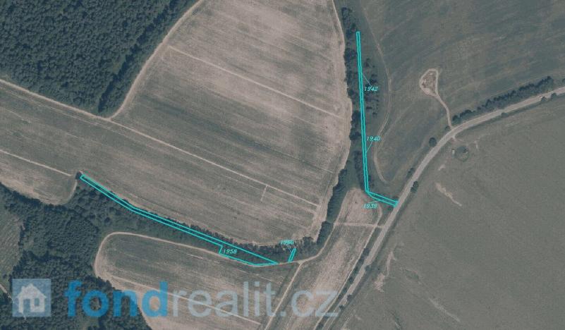 Prodej pole, Peč, 5703 m2