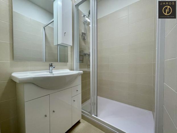 Pronájem bytu 1+kk, Praha - Michle, Magistrů, 22 m2