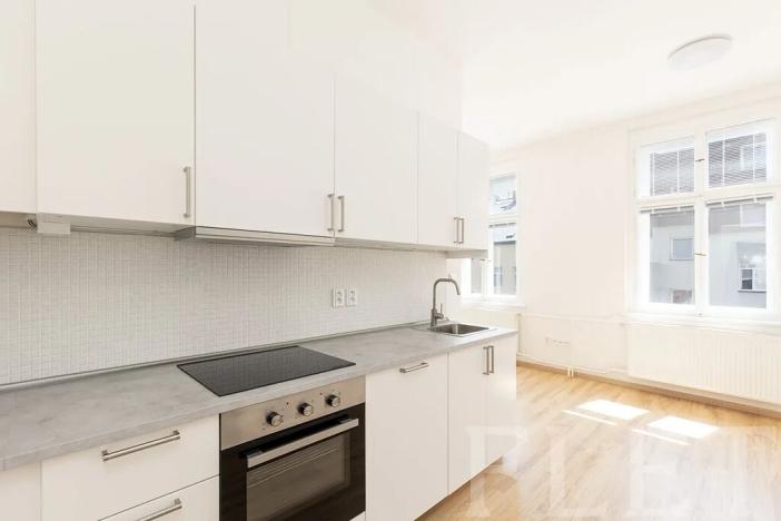 Pronájem bytu 1+kk, Praha - Libeň, Františka Kadlece, 34 m2