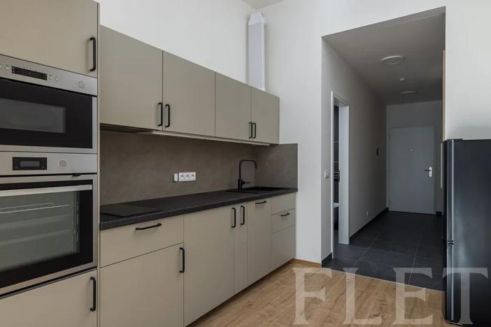 Pronájem bytu 1+kk, Praha - Hostavice, Českobrodská, 36 m2
