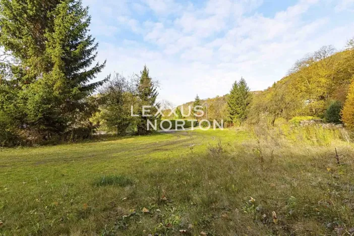 Prodej pozemku pro bydlení, Praha - Troja, V Podhoří, 1763 m2