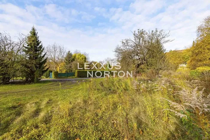 Prodej pozemku pro bydlení, Praha - Troja, V Podhoří, 1763 m2