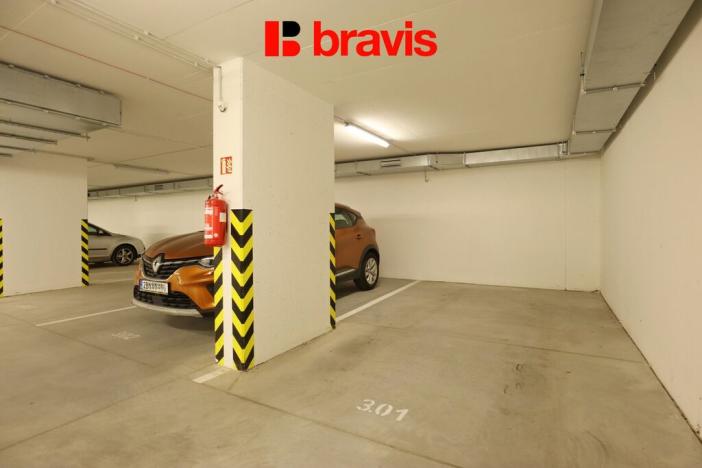 Pronájem garáže, Brno - Žebětín, Chvalovka, 14 m2