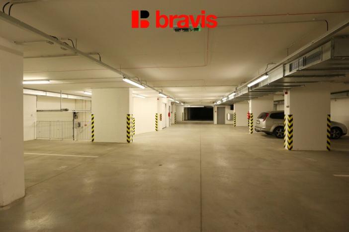 Pronájem garáže, Brno - Žebětín, Chvalovka, 14 m2