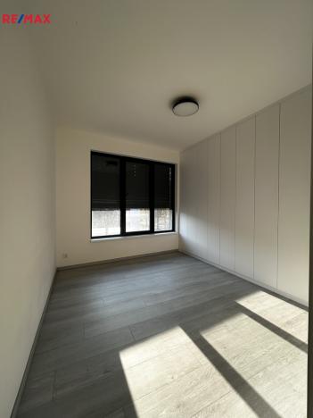 Pronájem bytu 2+kk, Praha - Karlín, U Sluncové, 56 m2