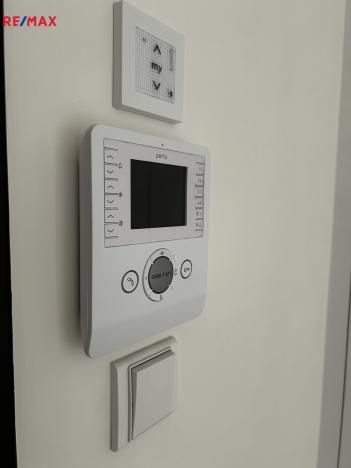 Pronájem bytu 2+kk, Praha - Karlín, U Sluncové, 56 m2