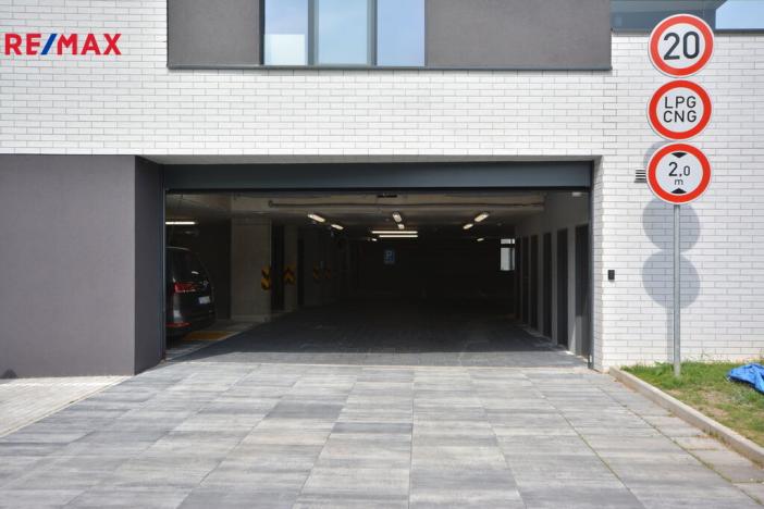 Pronájem bytu 2+kk, Praha - Karlín, U Sluncové, 56 m2