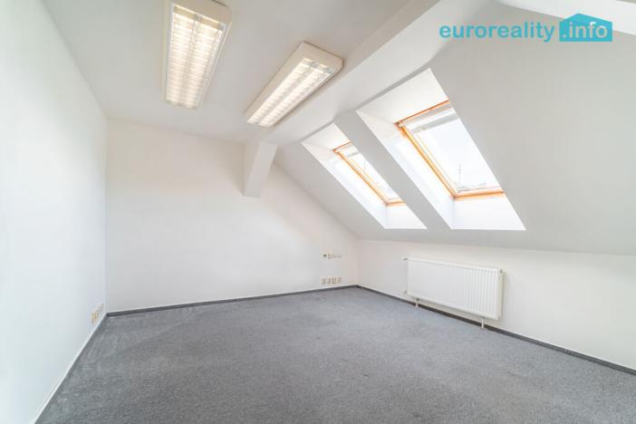 Pronájem kanceláře, Tachov, náměstí Republiky, 27 m2