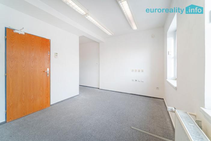 Pronájem kanceláře, Tachov, náměstí Republiky, 27 m2