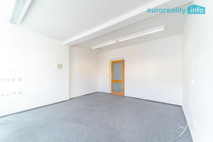 Pronájem kanceláře, Tachov, náměstí Republiky, 27 m2