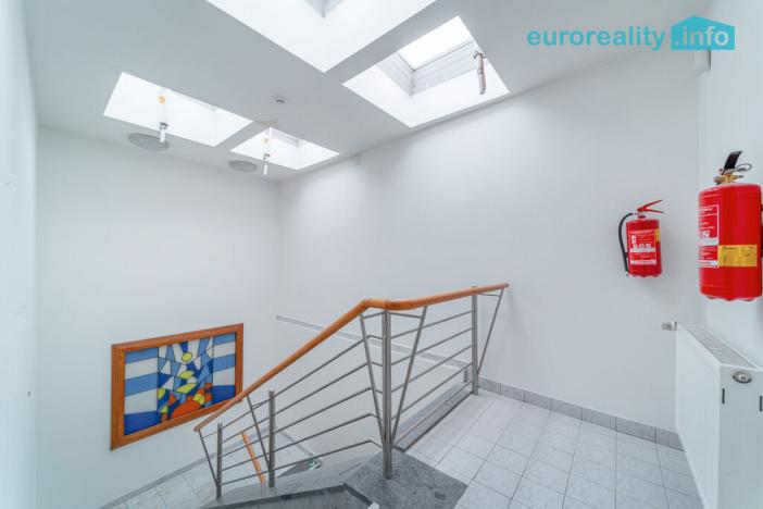 Pronájem kanceláře, Tachov, náměstí Republiky, 27 m2