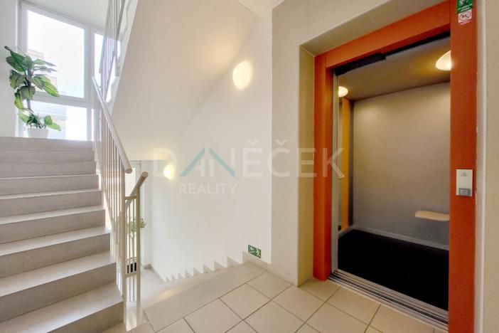 Pronájem bytu 2+kk, Brno - Líšeň, Leskauerova, 54 m2