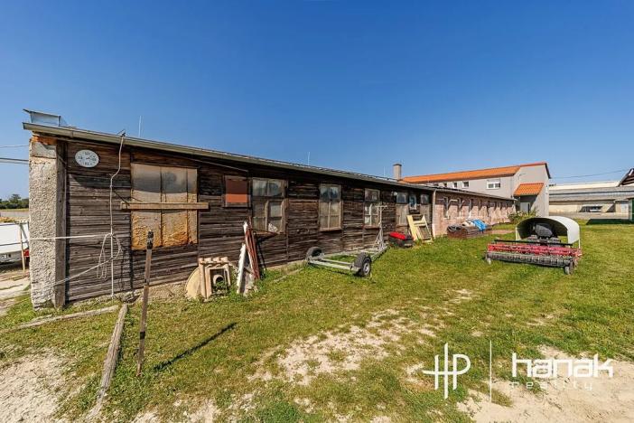 Prodej výrobních prostor, Dolany, 900 m2
