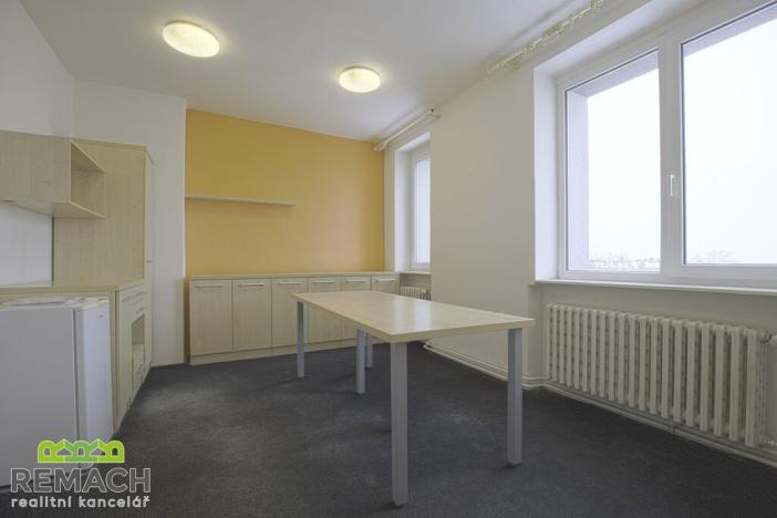 Pronájem kanceláře, Uherské Hradiště, Dlouhá, 65 m2