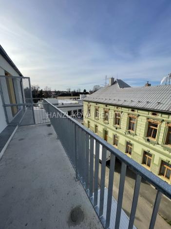 Pronájem bytu 1+kk, České Budějovice, Dobrovodská, 32 m2