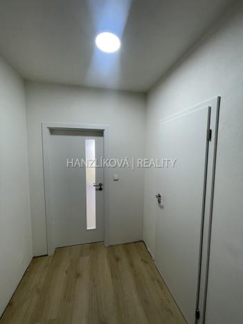 Pronájem bytu 1+kk, České Budějovice, Dobrovodská, 32 m2