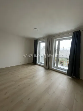 Pronájem bytu 1+kk, České Budějovice, Dobrovodská, 32 m2