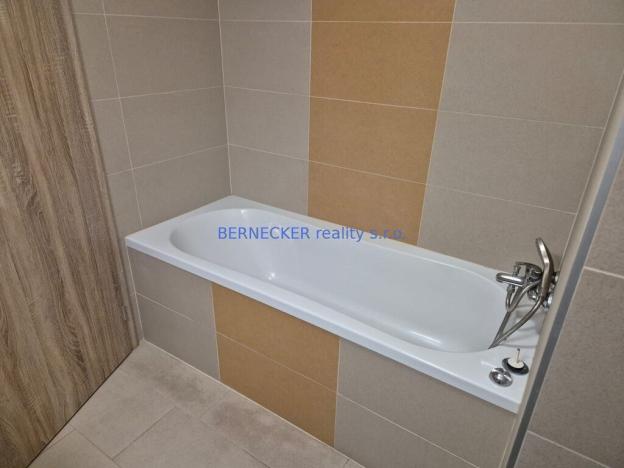 Pronájem bytu 2+kk, Hradec Králové - Nový Hradec Králové, Slunečná, 45 m2