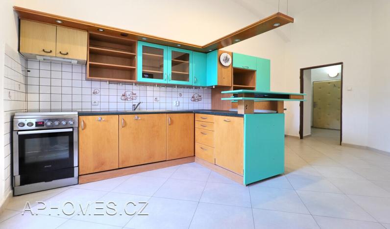 Pronájem bytu 2+1, Praha - Nové Město, Pod Slovany, 62 m2