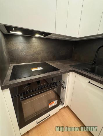 Pronájem bytu 2+kk, Praha - Vršovice, Bulharská, 43 m2