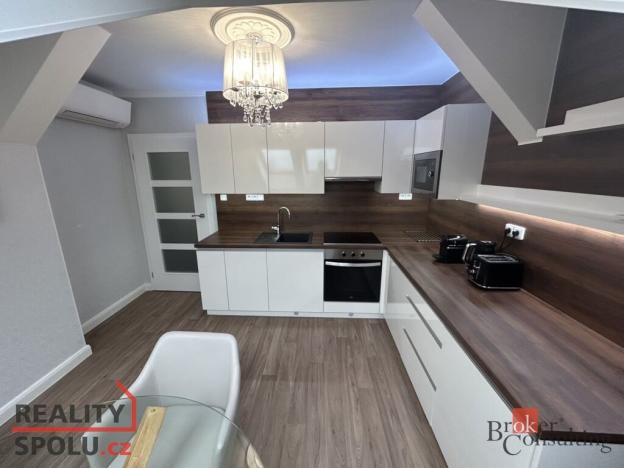 Prodej atypického bytu, Plzeň - Skvrňany, Na Pile, 469 m2