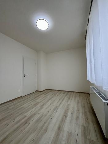 Pronájem bytu 2+kk, Opava - Předměstí, Císařského pluku, 56 m2