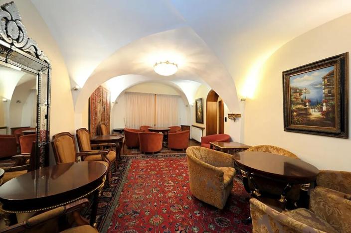 Pronájem restaurace, Praha - Malá Strana, Maltézské náměstí, 71 m2