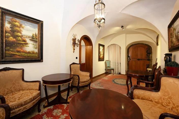 Pronájem restaurace, Praha - Malá Strana, Maltézské náměstí, 71 m2