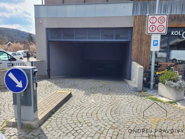 Pronájem garážového stání, Dobřichovice, Anežky České, 18 m2